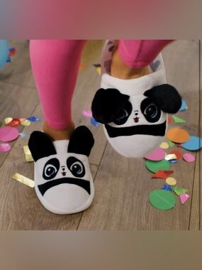 Flipeez Kids Panda Plush Slippers Medium size 1-3.5 Ears flip as you step